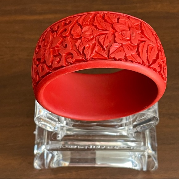 Faux cinnabar Bangle. - Picture 2 of 10